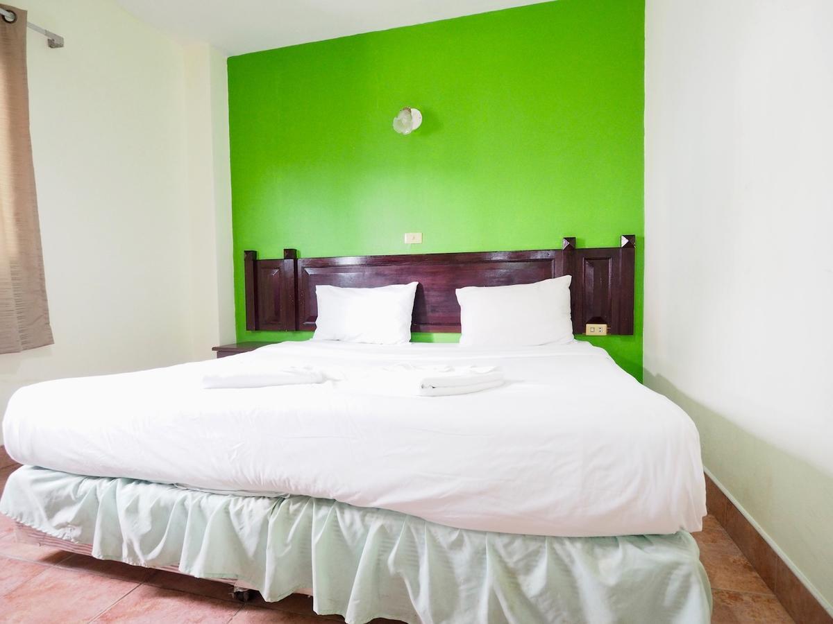 Hotel Sawasdee Mansion à Patong Extérieur photo