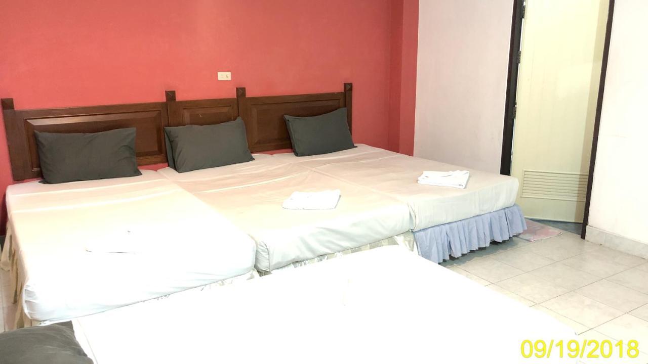 Hotel Sawasdee Mansion à Patong Extérieur photo
