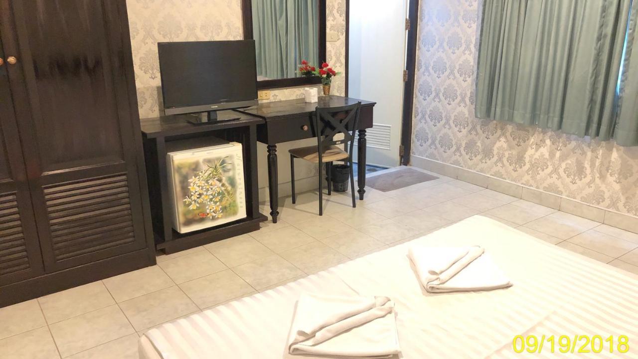 Hotel Sawasdee Mansion à Patong Extérieur photo